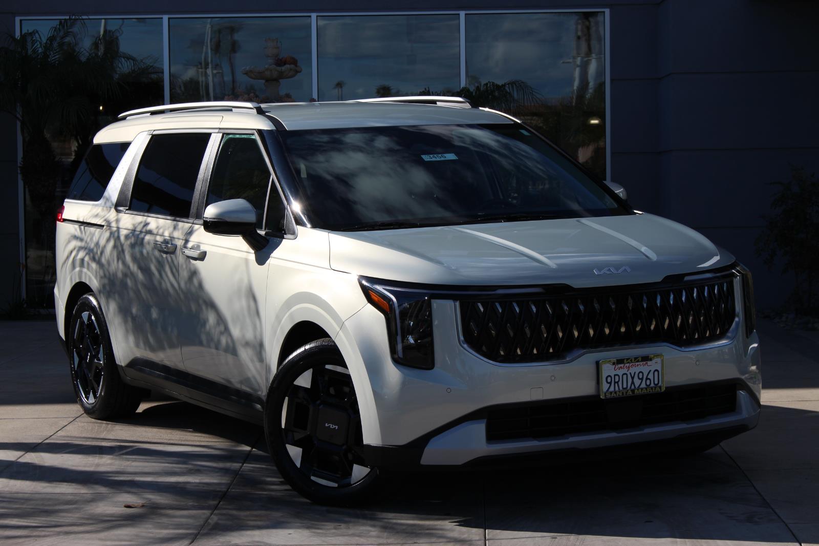 2025 Kia Carnival EX's photo