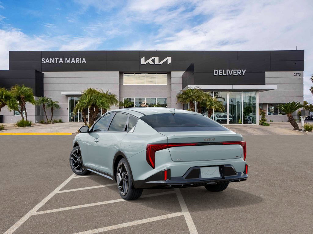 2025 Kia K4 GT-Line photo 4