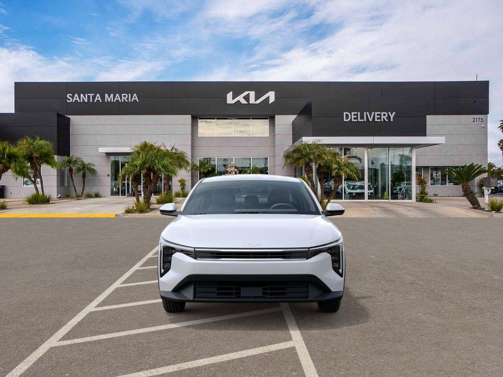 2025 Kia K4 LXS photo 2