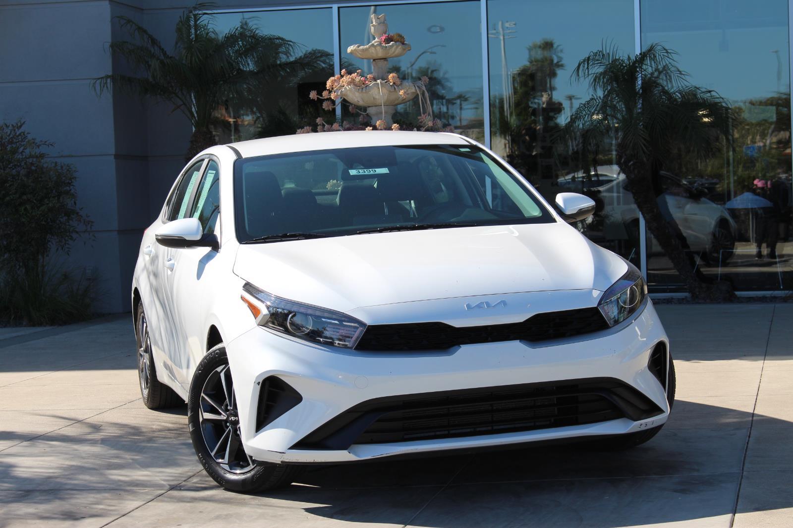 2024 Kia Forte LXS photo 2