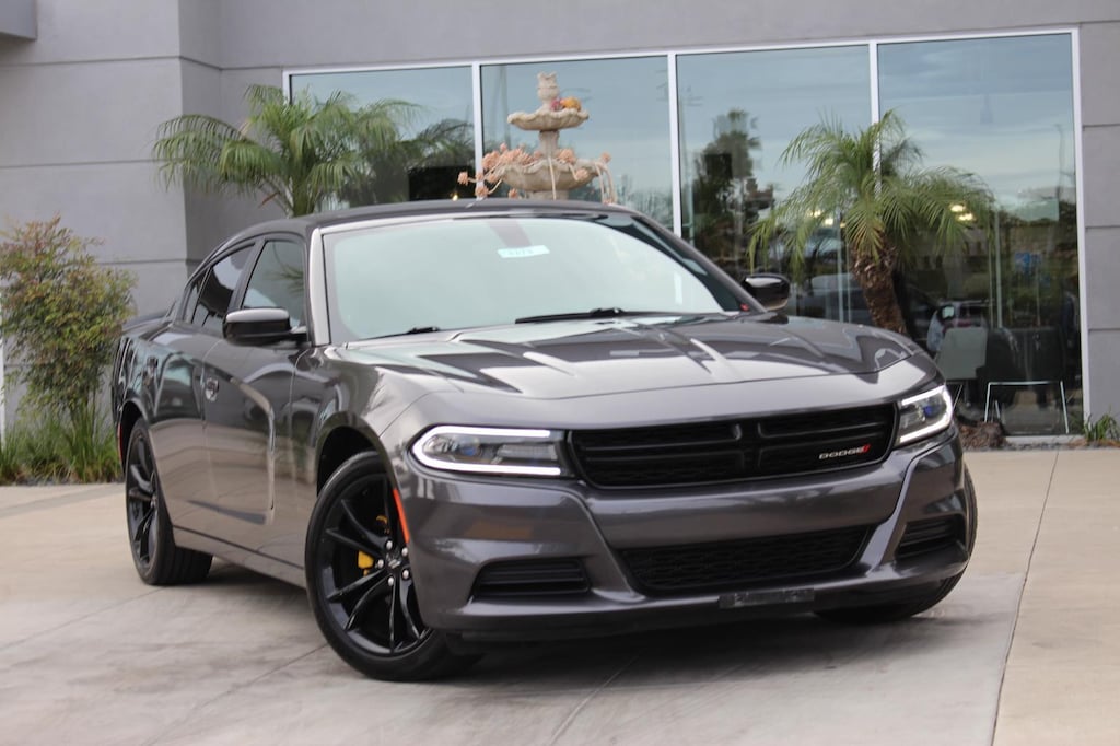 Used 2018 Dodge Charger SXT Sedan