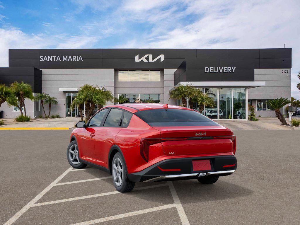 2025 Kia K4 LXS photo 2