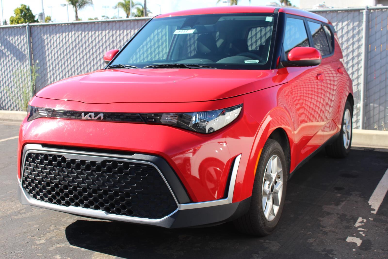 2024 Kia Soul LX S photo 2