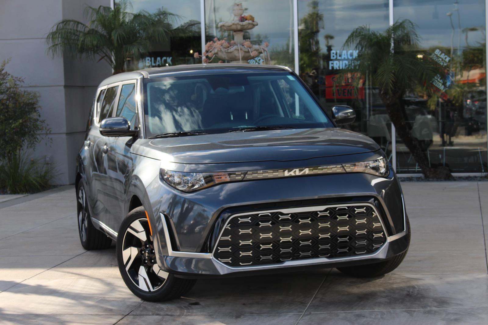 2024 Kia Soul GT-Line photo 2