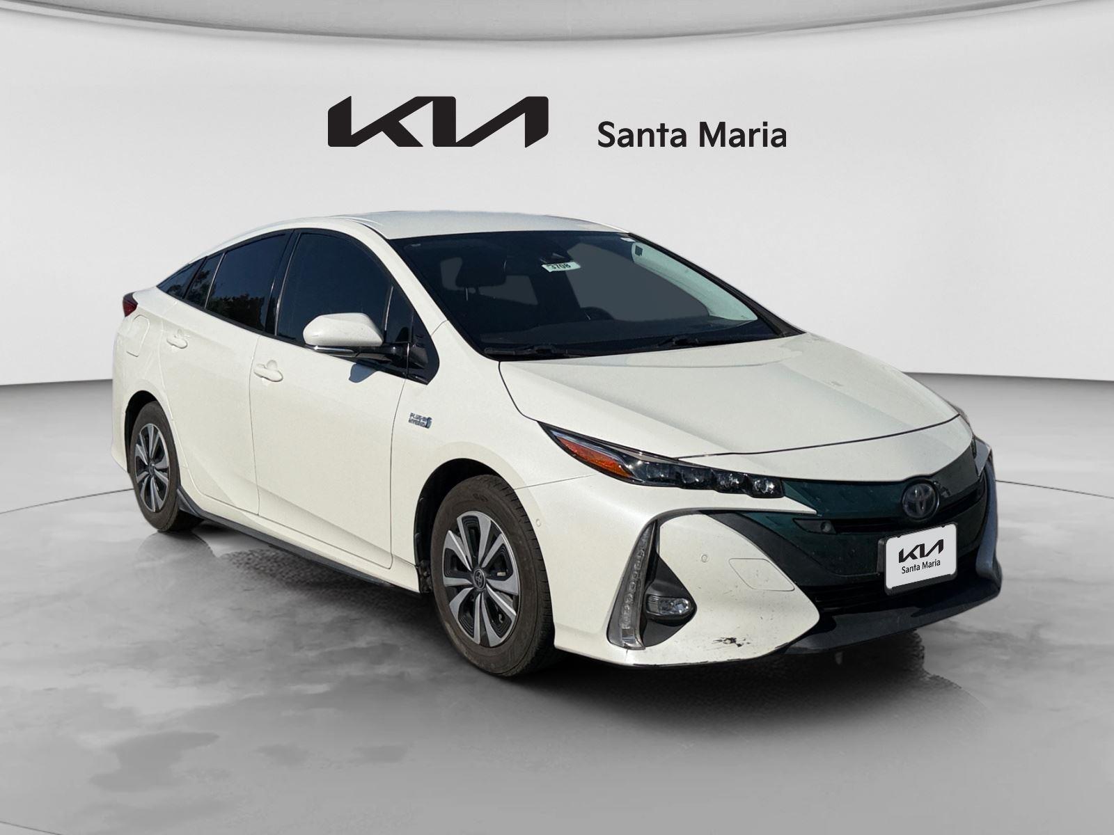 2017 Toyota Prius Prime Advanced's photo