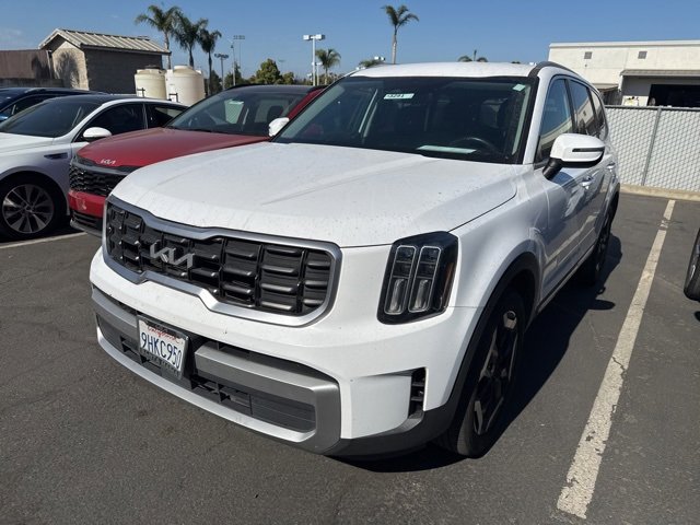2023 Kia Telluride S photo 2