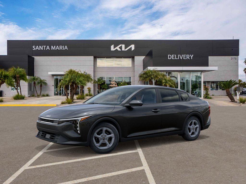 2025 Kia K4 LXS photo 2