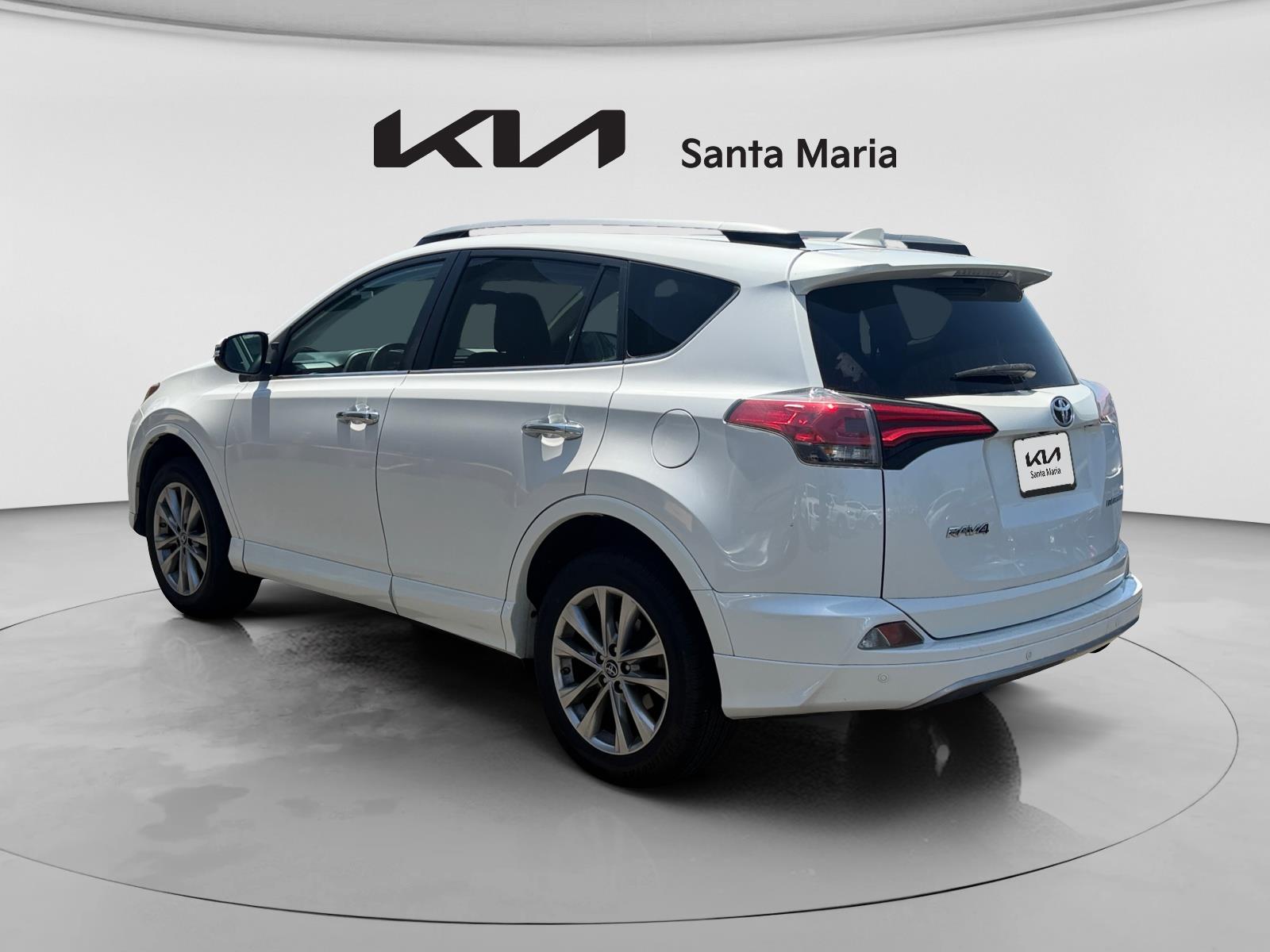 2017 Toyota RAV4 Platinum's photo