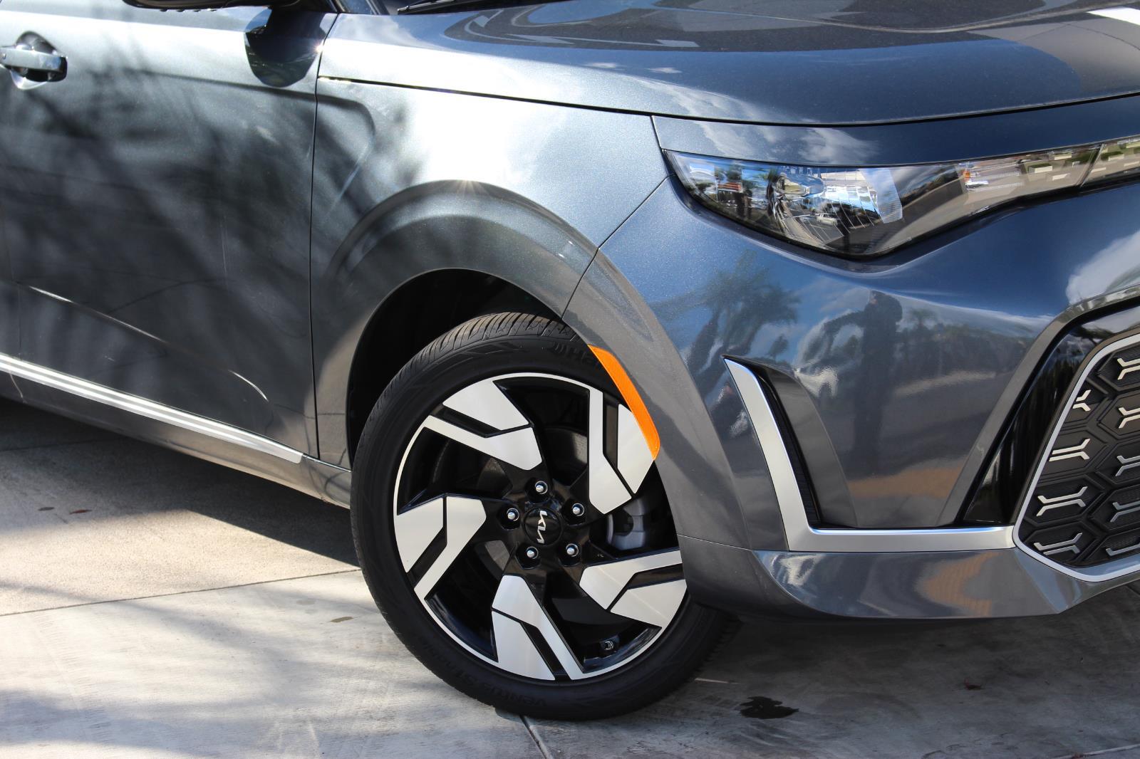 2024 Kia Soul GT-Line photo 3