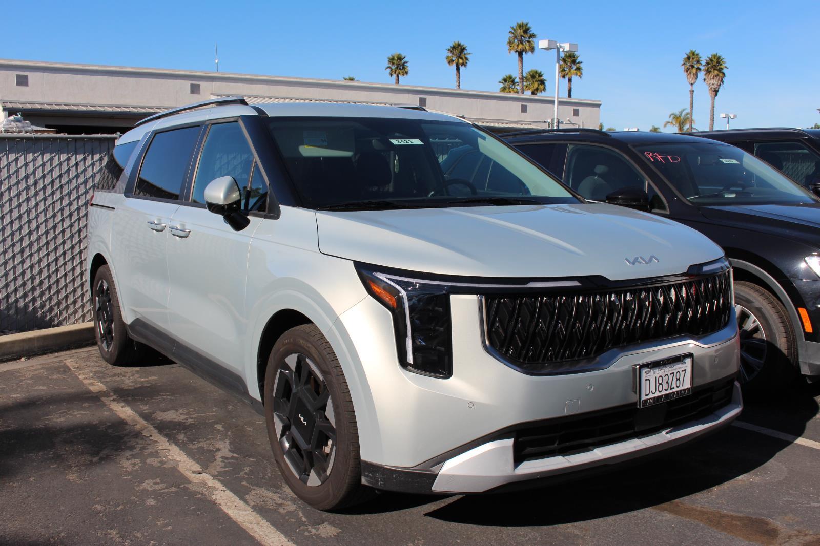 2025 Kia Carnival EX's photo