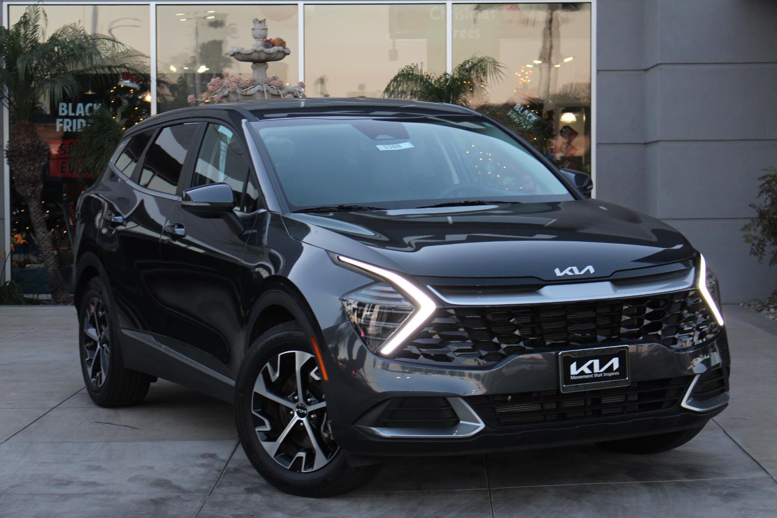 2024 Kia Sportage EX's photo