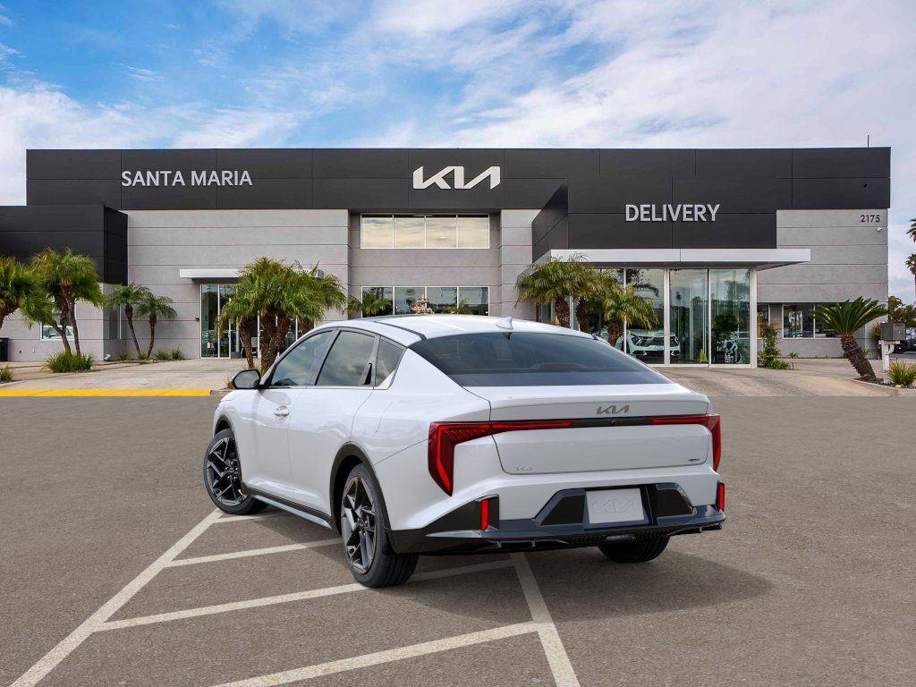 2025 Kia K4 GT-Line photo 2