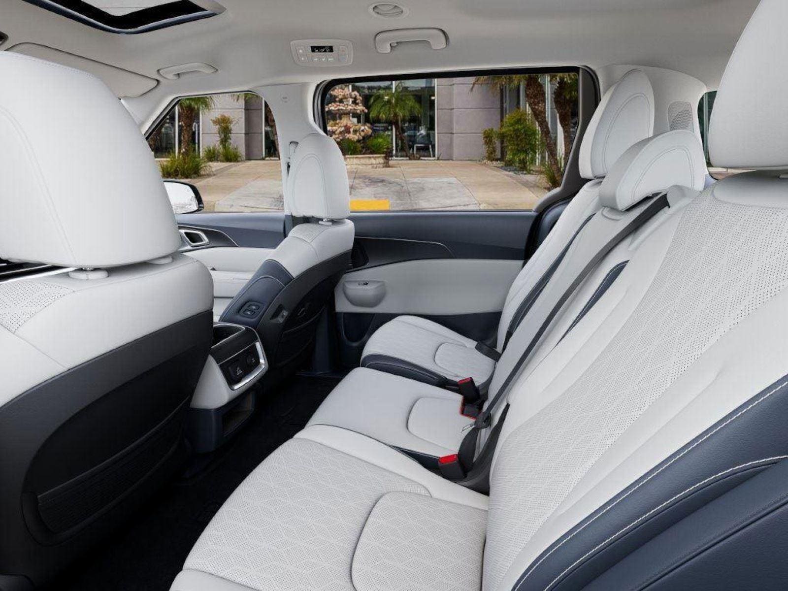 2026 Kia Carnival SX - Photo 18