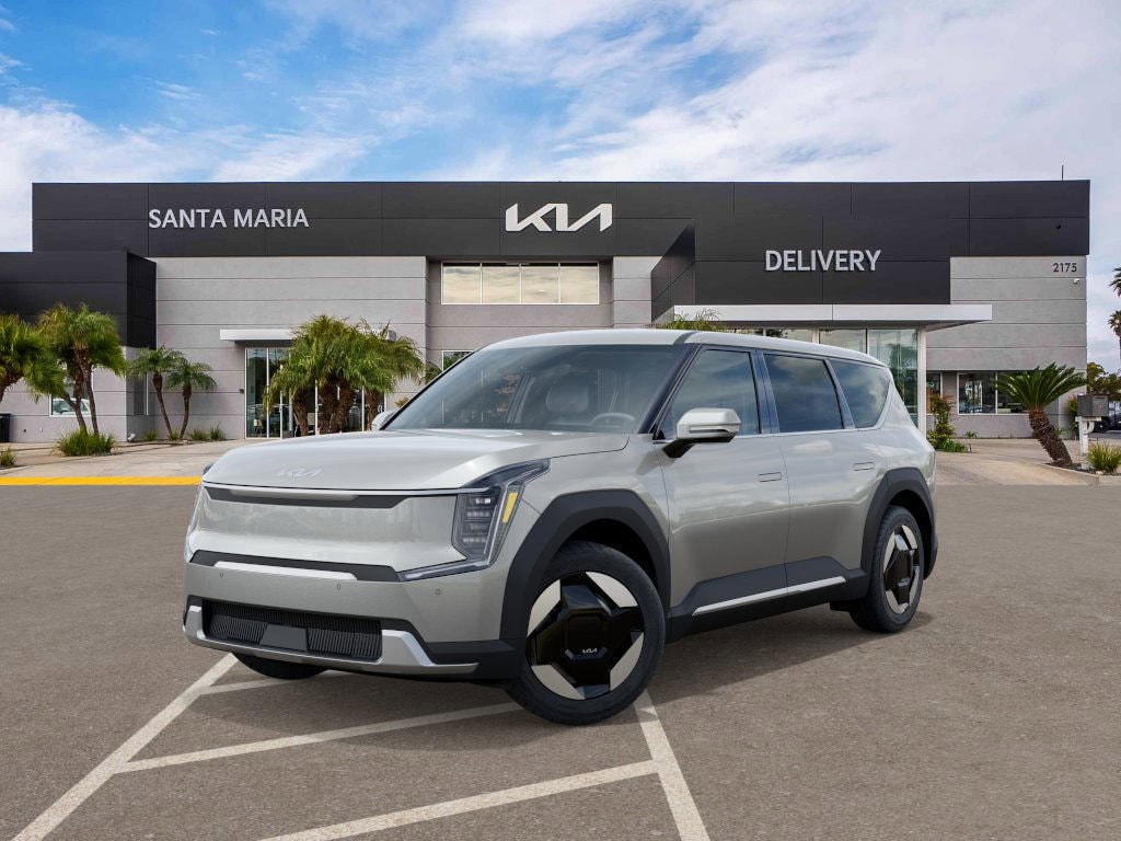2026 Kia EV9 Light's photo