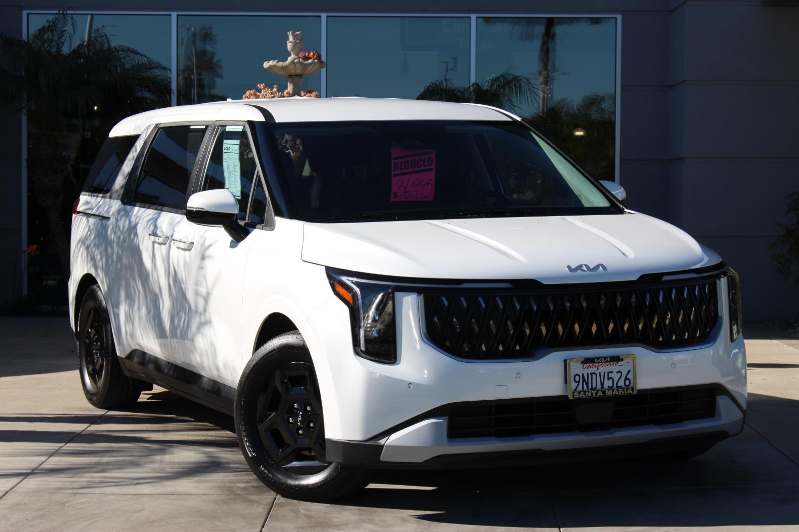 2025 Kia Carnival LXS's photo