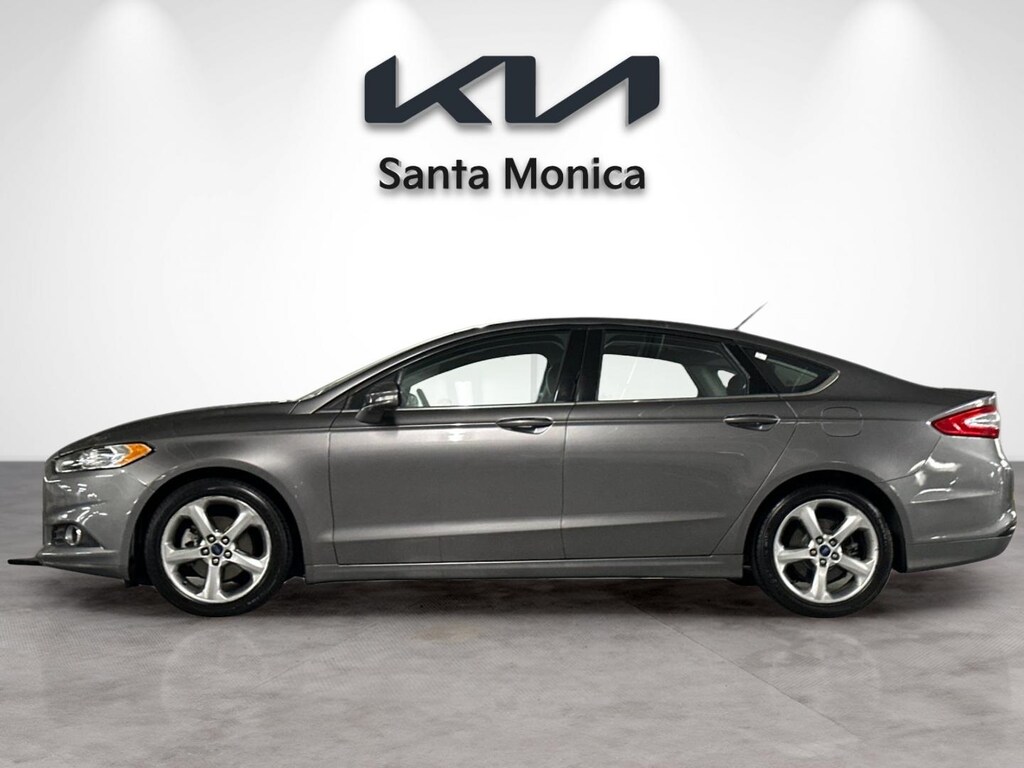 Used 2014 Ford Fusion SE Sedan