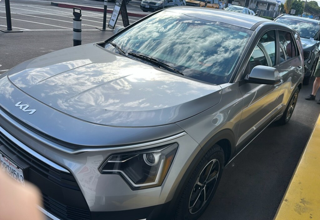 Used 2023 Kia Niro LX SUV