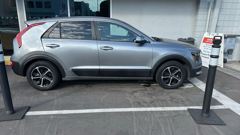 Used 2023 Kia Niro LX SUV