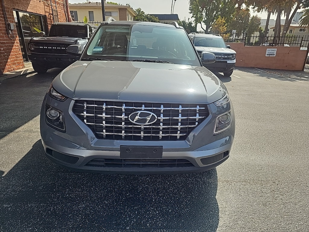 Used 2023 Hyundai Venue SEL SUV
