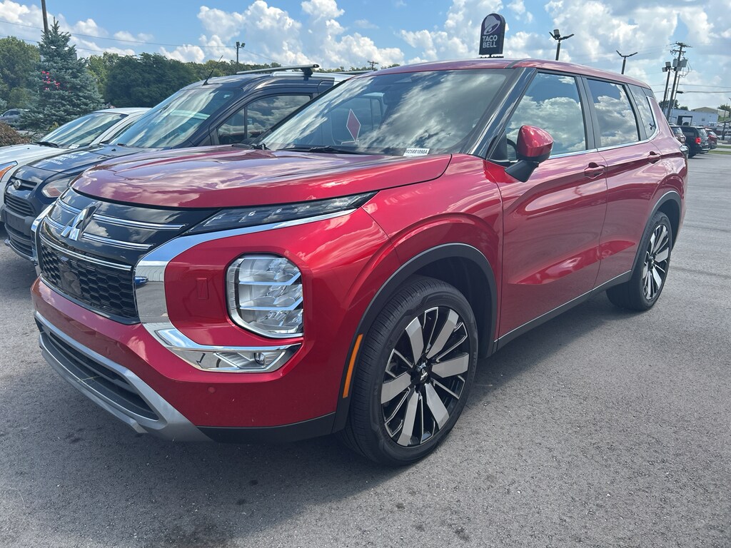 Used 2025 Mitsubishi Outlander SE Sport Utility