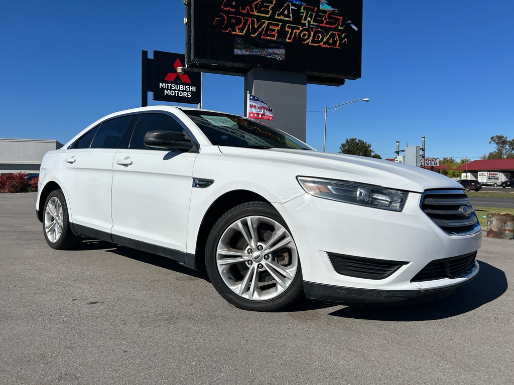 Used 2017 Ford Taurus SE Sedan