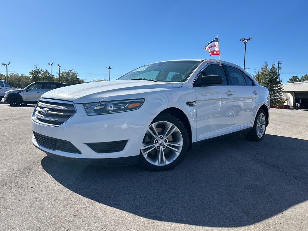 Used 2017 Ford Taurus SE Sedan