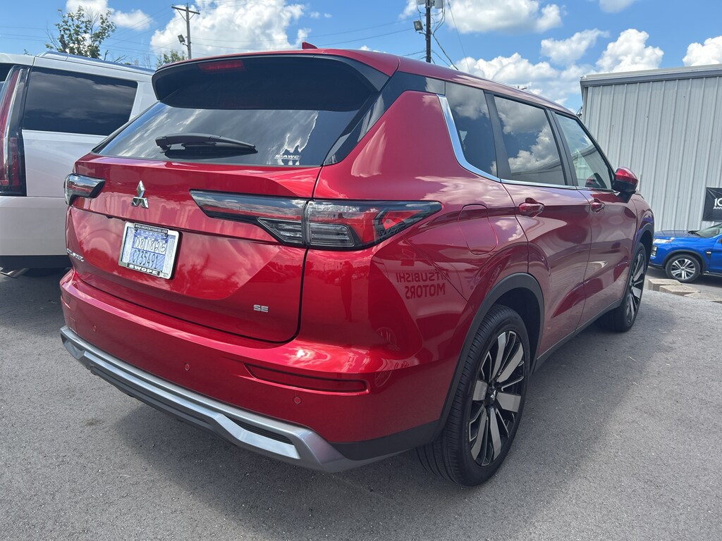 Used 2025 Mitsubishi Outlander SE Sport Utility