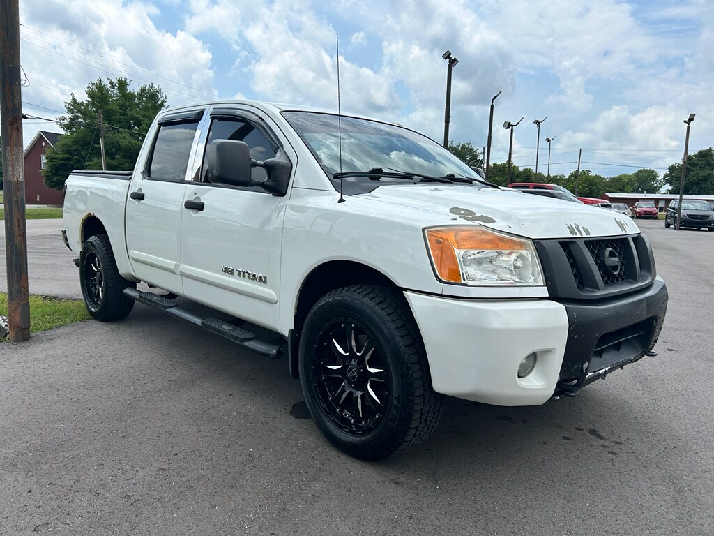 Used 2011 Nissan Titan SV Crew Cab