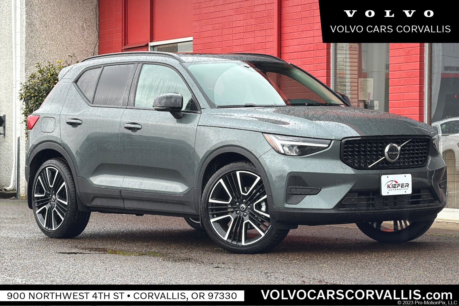 2026 Volvo XC40 B5 Core AWD SUV