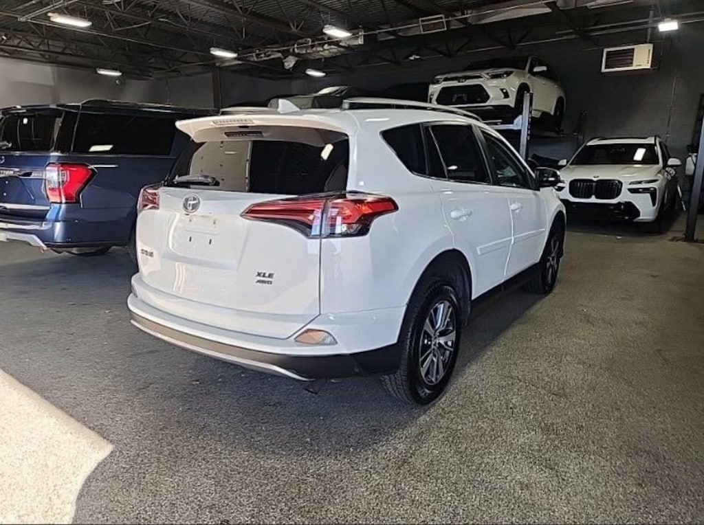 Used 2018 Toyota RAV4  SUV