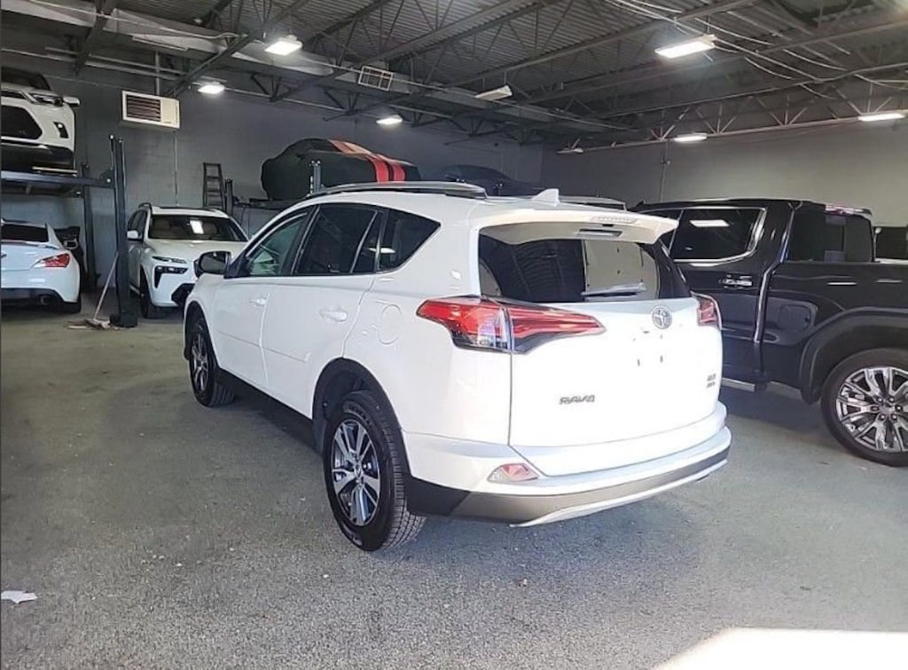 Used 2018 Toyota RAV4  SUV