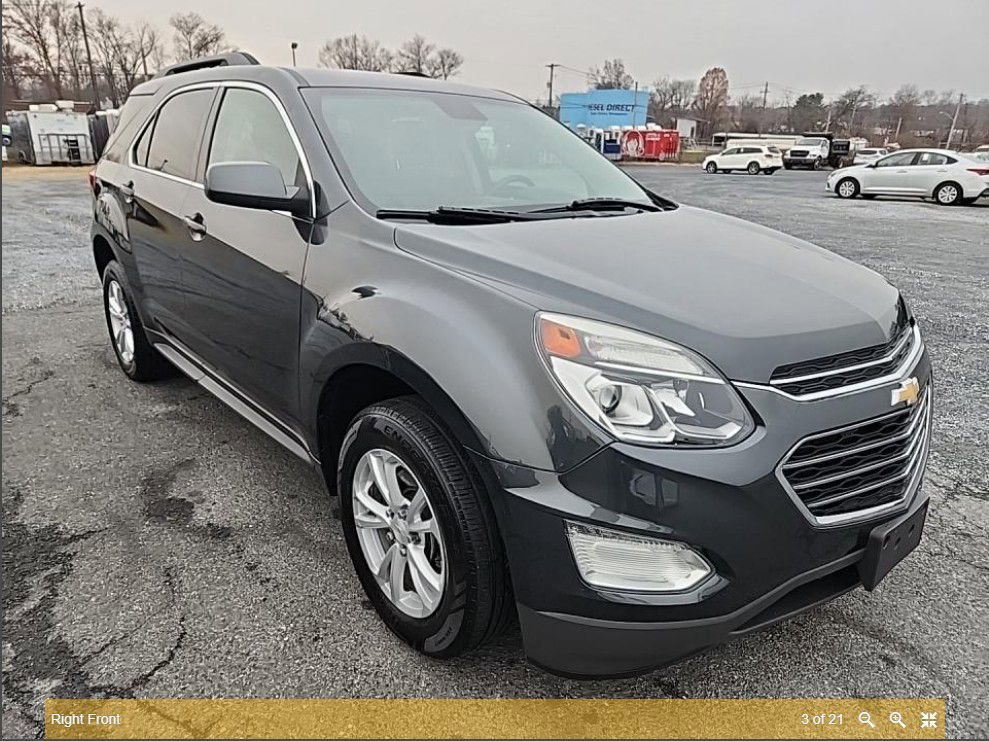 2017 Chevrolet Equinox LT photo 4