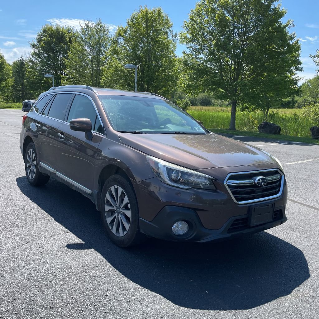 2019 Subaru Outback 2.5i Touring photo 3
