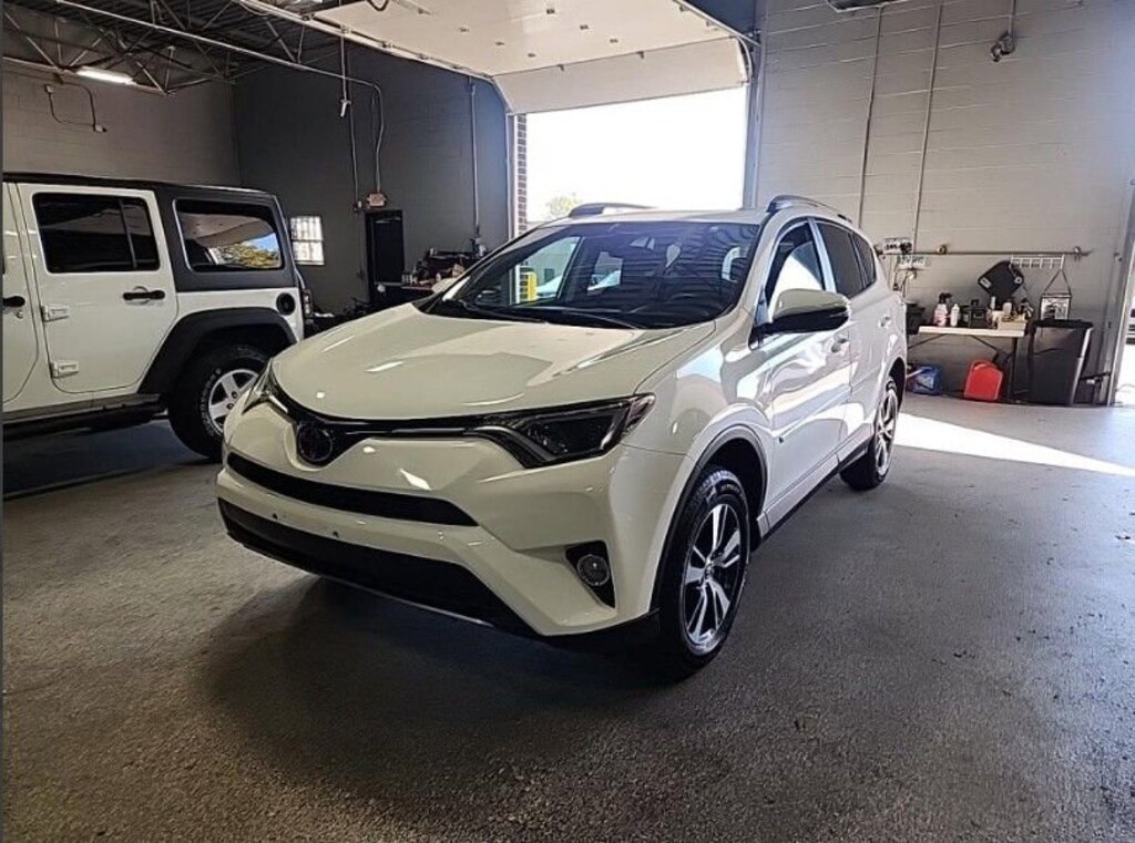 Used 2018 Toyota RAV4  SUV