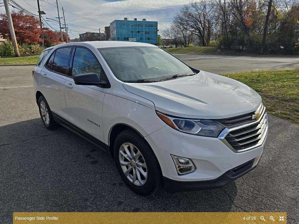 2019 Chevrolet Equinox LS photo 4