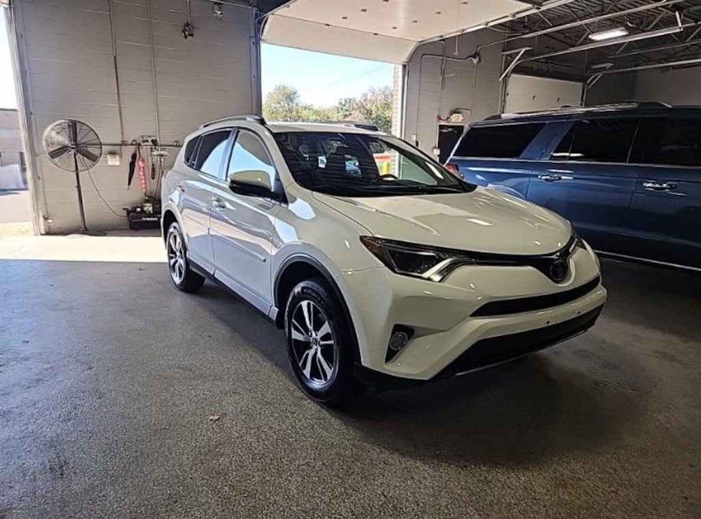 Used 2018 Toyota RAV4  SUV