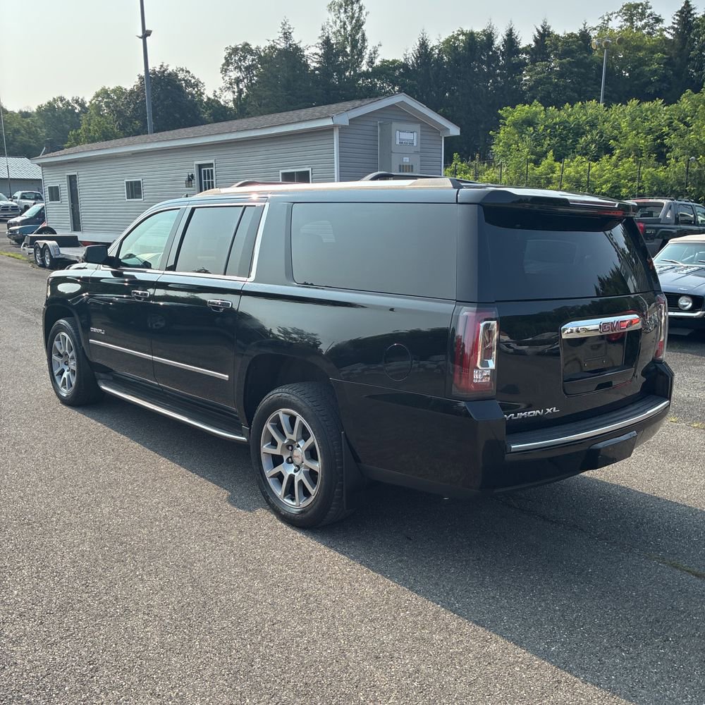 2015 Gmc Yukon XL Denali photo 2