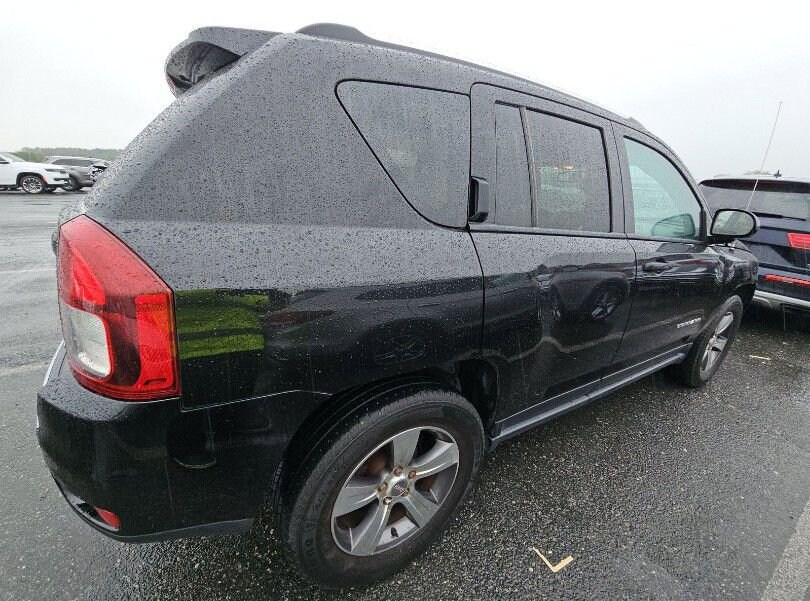 2016 Jeep Compass Latitude photo 3