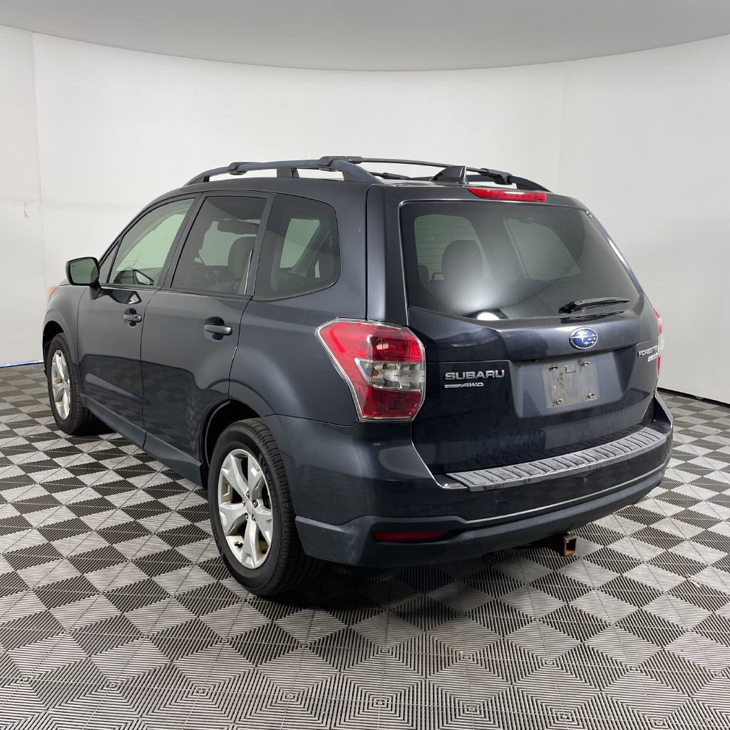 2016 Subaru Forester 2.5i Premium photo 3