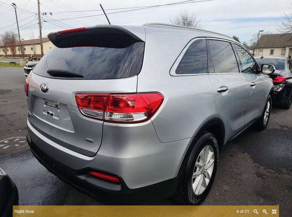 2016 Kia Sorento LX photo 2