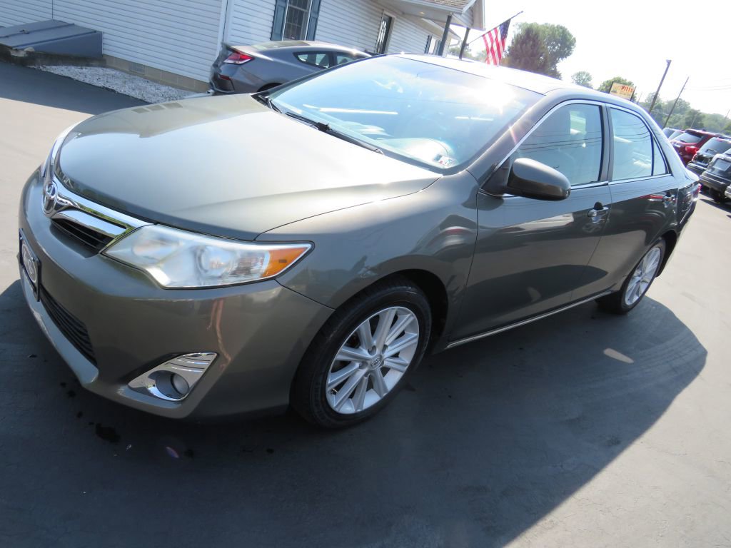 2013 Toyota Camry XLE photo 4