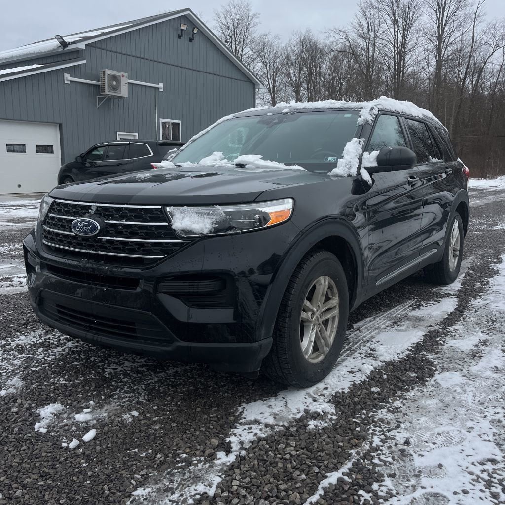 2022 Ford Explorer XLT's photo