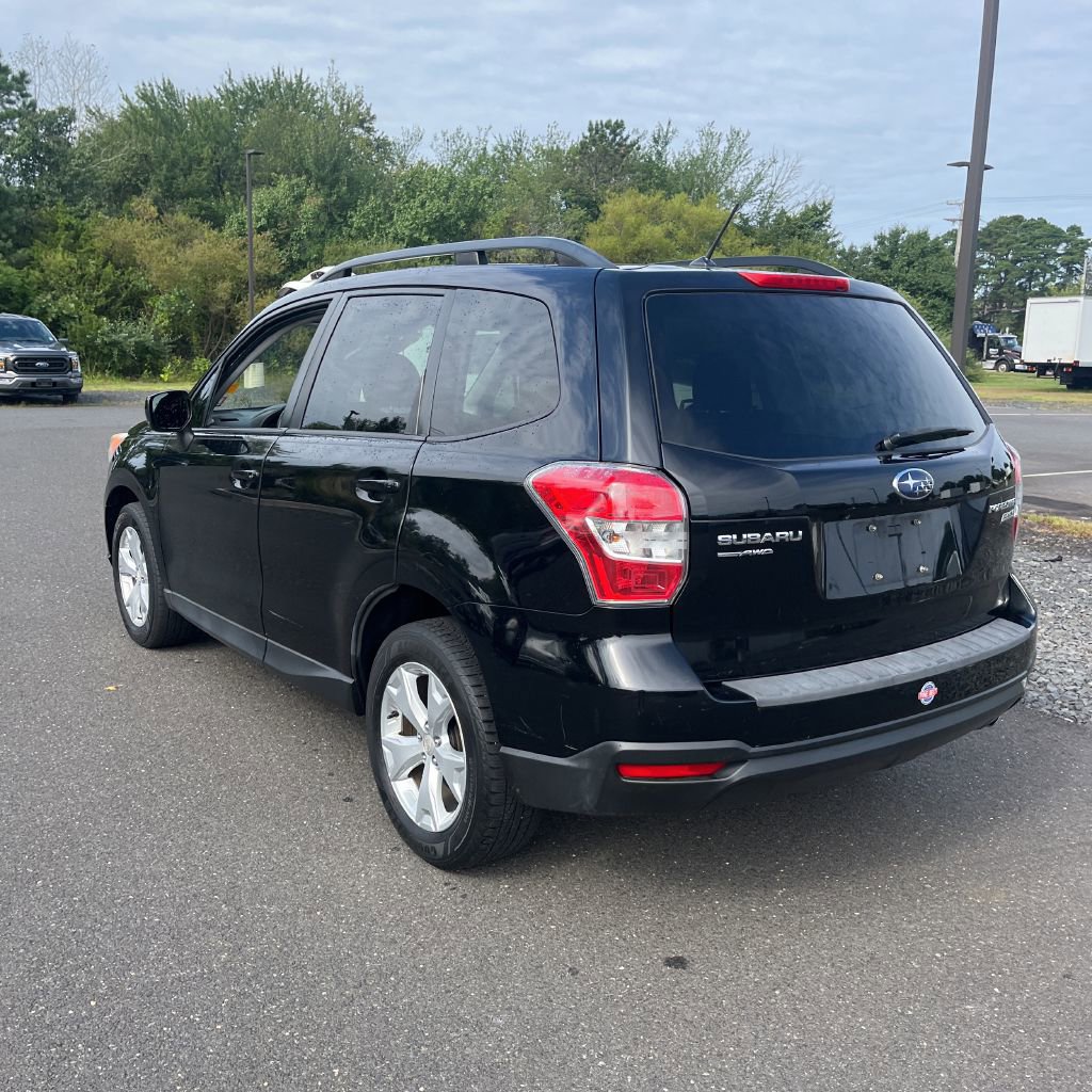 2015 Subaru Forester 2.5i Premium photo 3