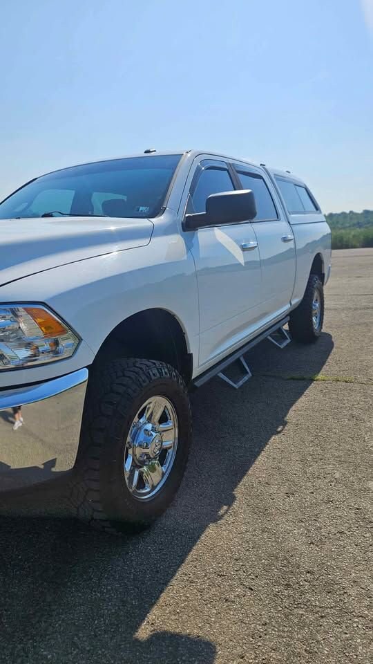 2014 Ram 2500 SLT photo 2