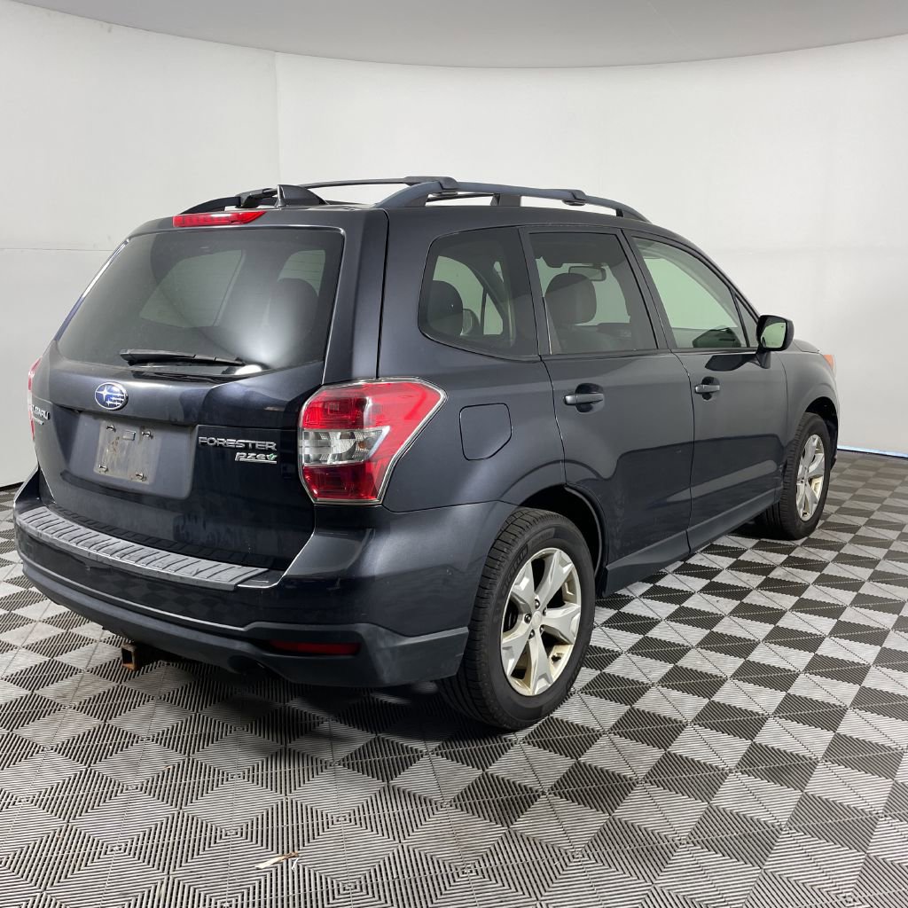 2016 Subaru Forester 2.5i Premium photo 2