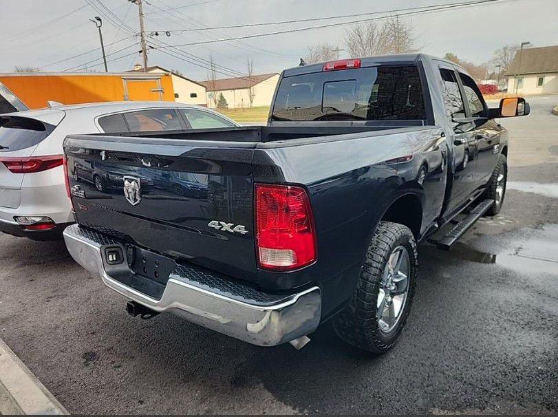 2014 Ram 1500 SLT photo 2