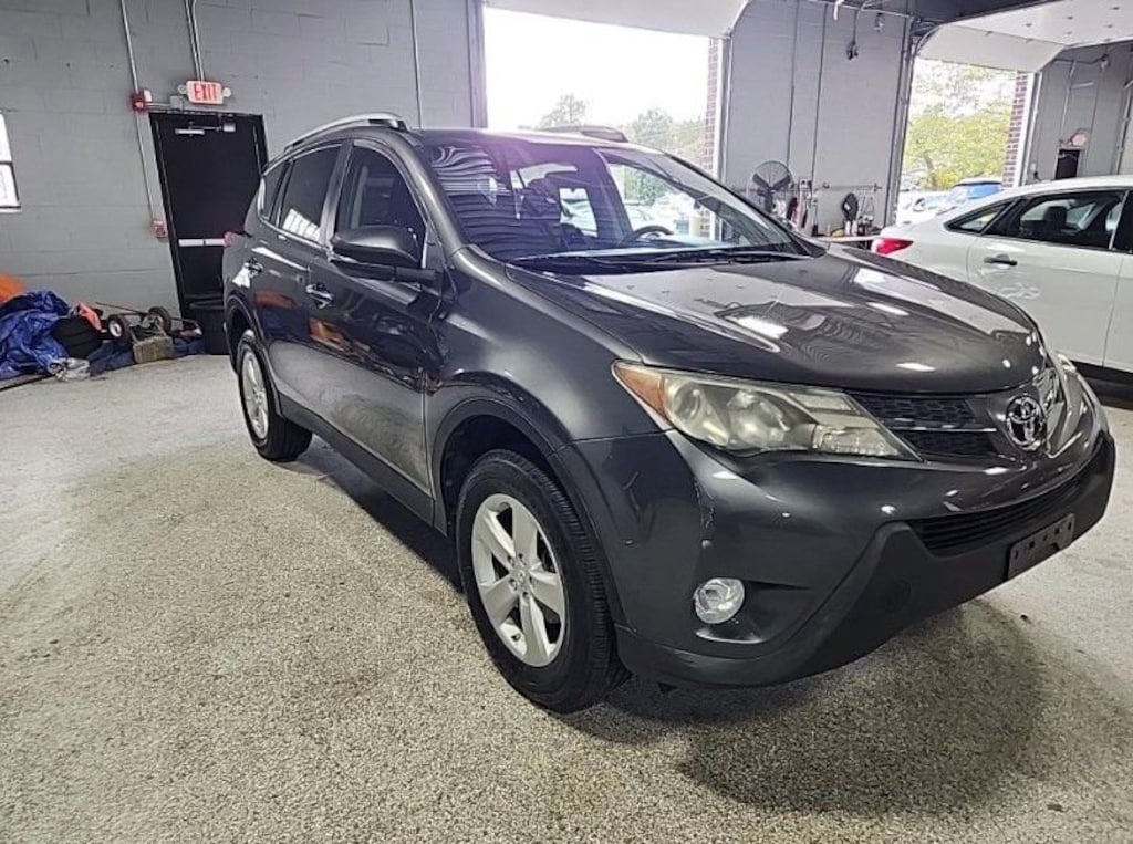 Used 2014 Toyota RAV4 4WD XLE SUV