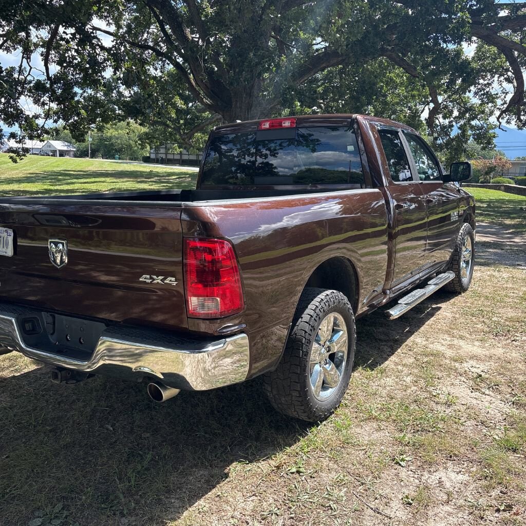 2014 Ram 1500 SLT photo 2