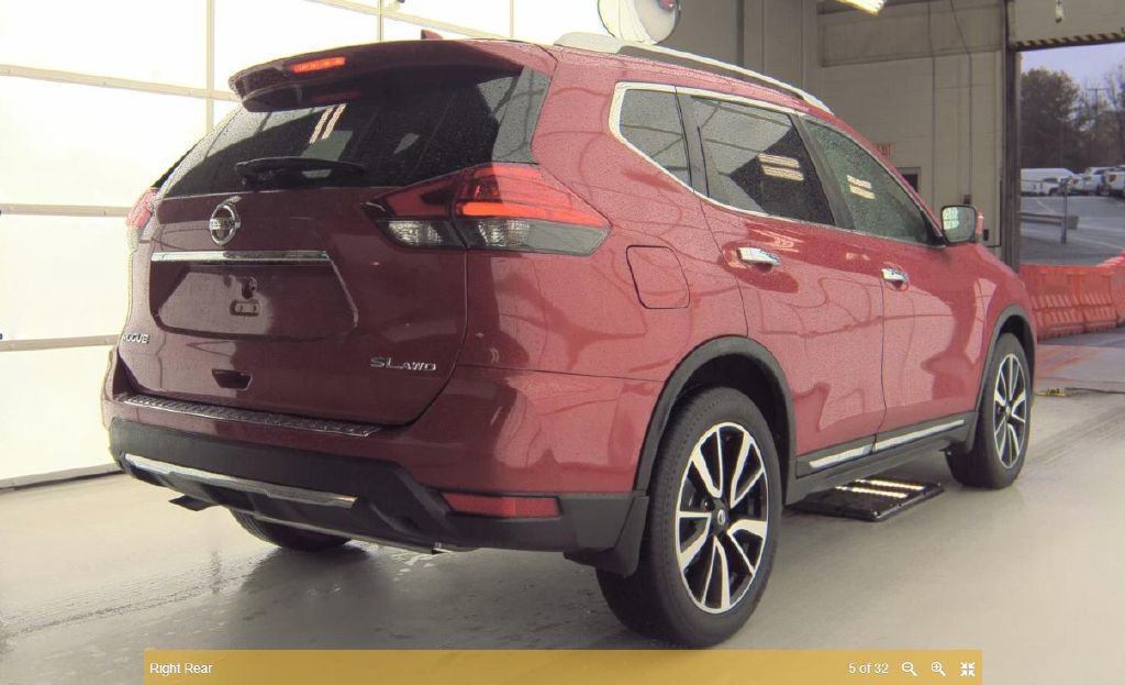 2017 Nissan Rogue SL photo 2