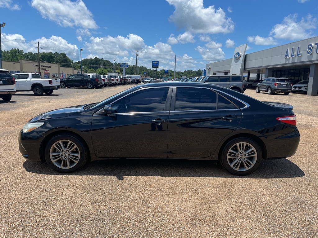 Used 2015 Toyota Camry SE with VIN 4T1BF1FK5FU024362 for sale in Kilgore, TX